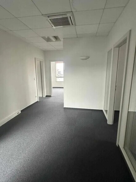 Bureau dans Forbach à louer - Photo de l’immeuble – Image 2 sur 5
