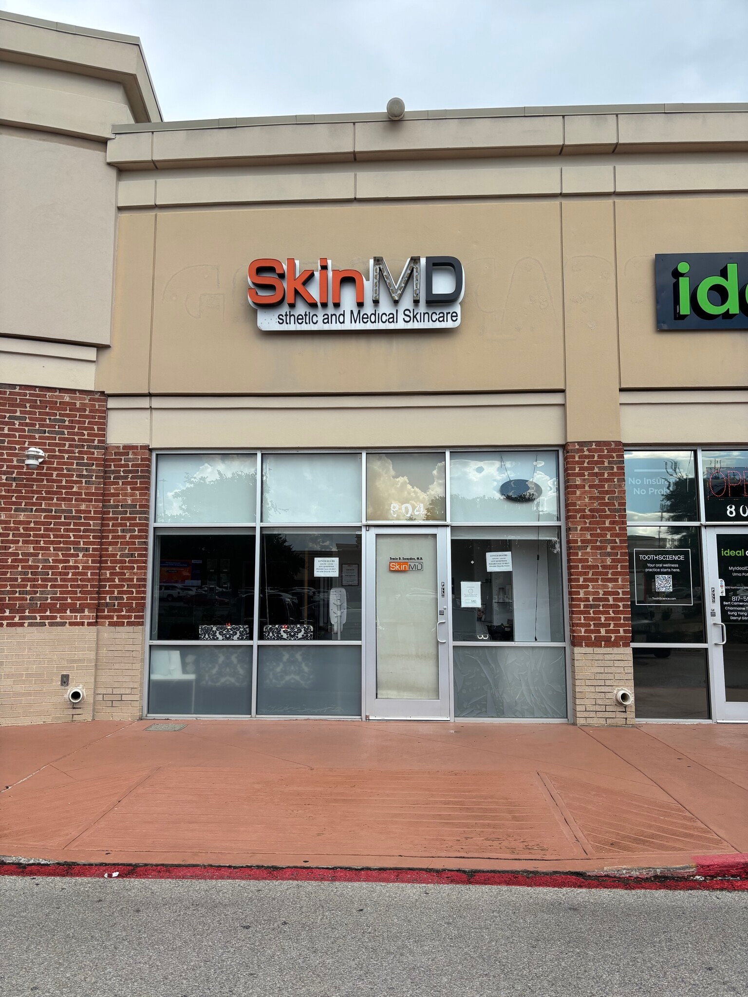 800-820 NE Mall Rd, Hurst, TX à louer Photo de l’immeuble– Image 1 sur 4