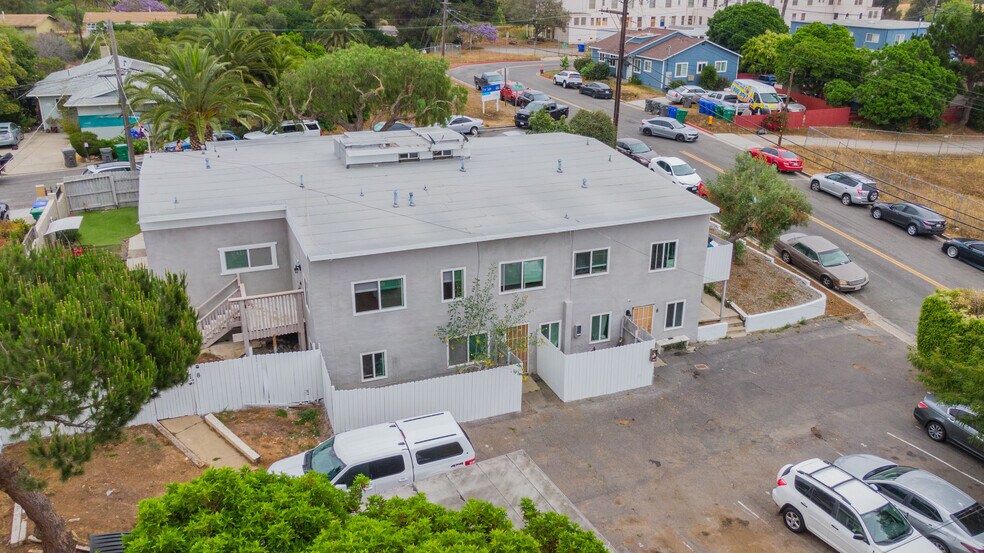 901 Hillcrest Pl, Oceanside, CA à vendre - Photo de l’immeuble – Image 2 sur 41