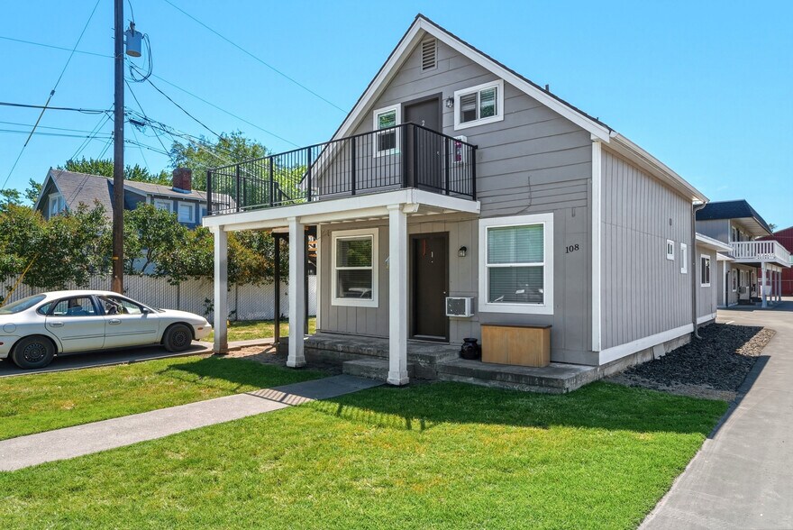108 SE 6th St, College Place, WA à vendre - Photo de l’immeuble – Image 2 sur 12