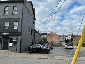 3093 Allendale st, Pittsburgh, PA à louer Photo de l’immeuble– Image 2 sur 5