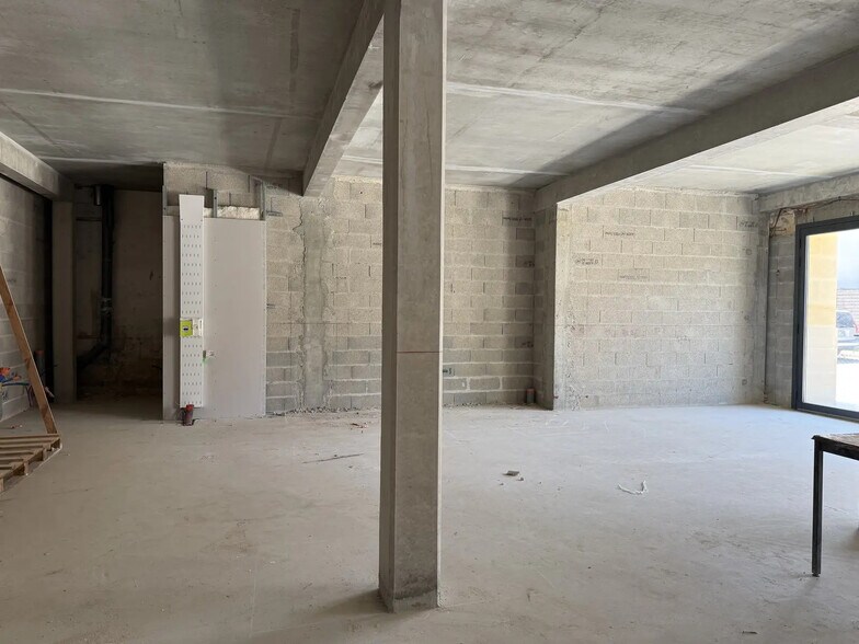 Local commercial dans Léognan à vendre - Photo intérieure – Image 3 sur 4