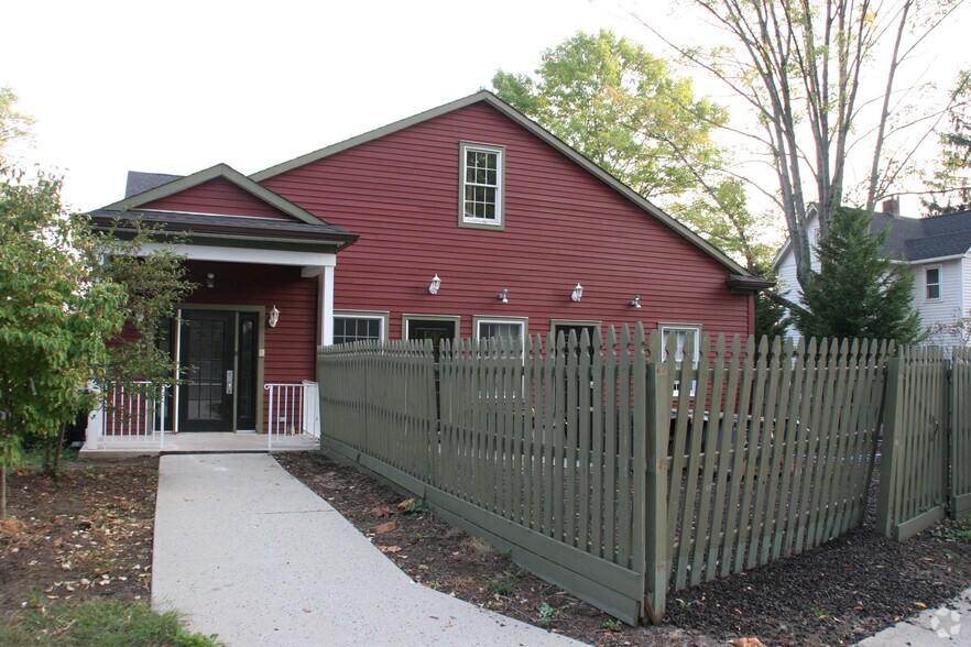 2085 Burnt Mills Rd, Bedminster, NJ à vendre - Photo de l’immeuble – Image 2 sur 9