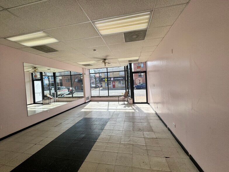 3034-3040 W Montrose Ave, Chicago, IL à louer - Photo intérieure – Image 3 sur 8