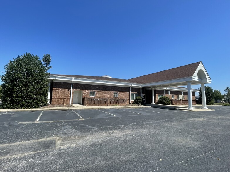 2402 Camden St SW, Wilson, NC à louer - Photo de l’immeuble – Image 3 sur 12