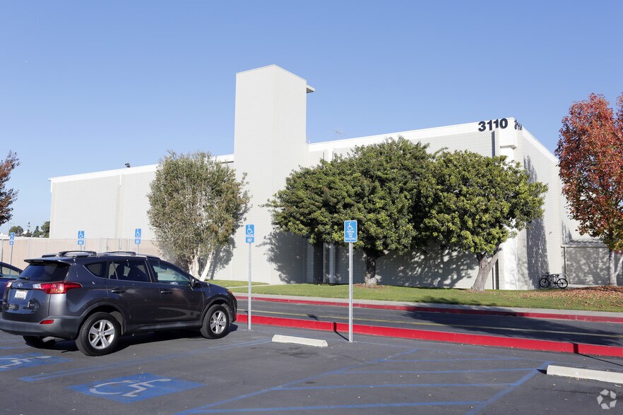 3110 Lomita Blvd, Torrance, CA à louer - Photo de l’immeuble – Image 3 sur 3