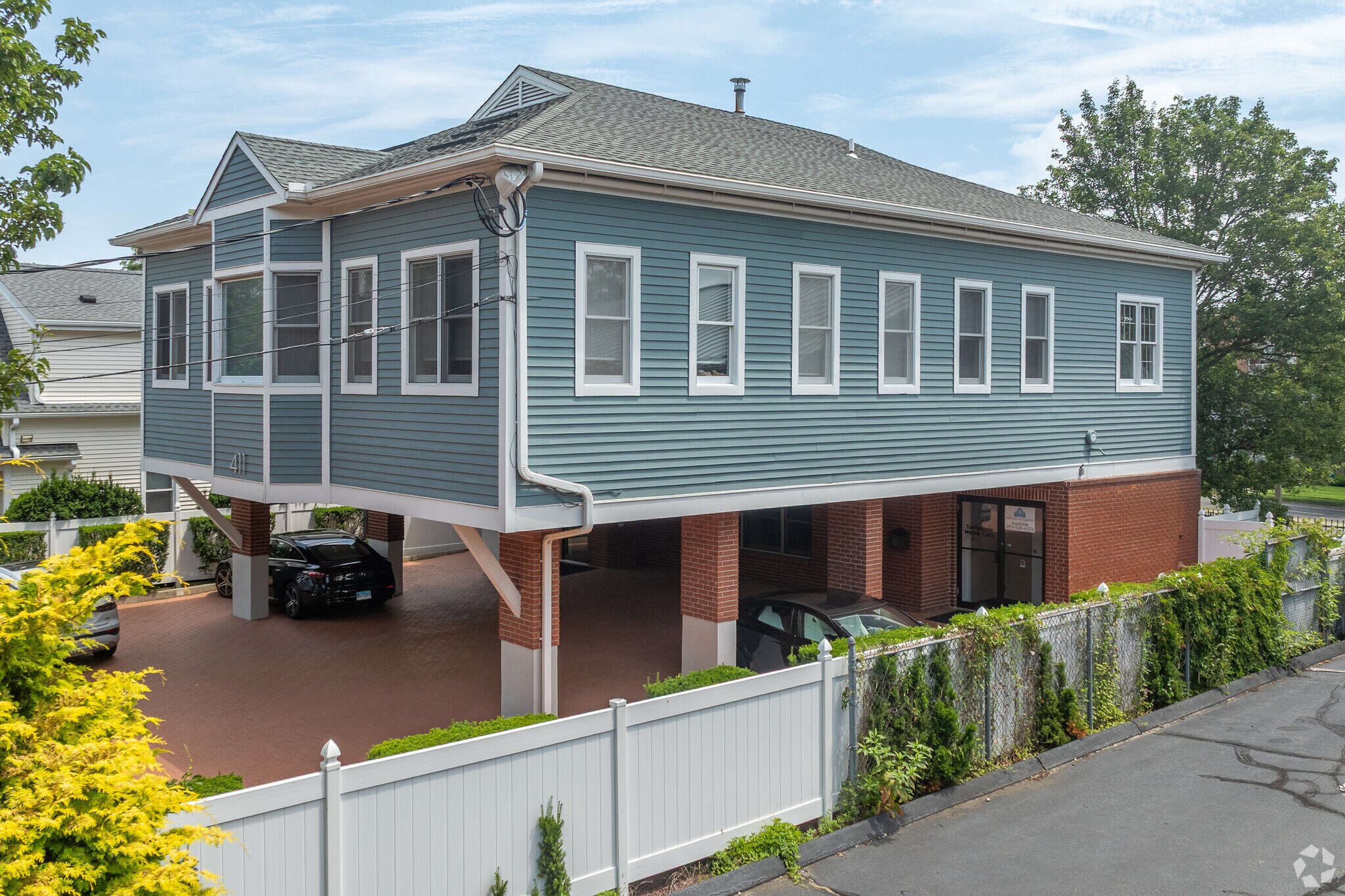 411 Meadow St, Fairfield, CT à louer Photo de l’immeuble– Image 1 sur 8