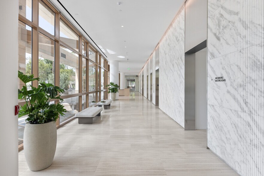 3400 W Riverside Dr, Burbank, CA à louer - Hall d’entrée – Image 3 sur 25