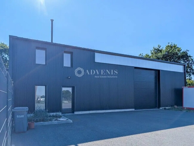 Plus de détails pour Local d'activités à louer