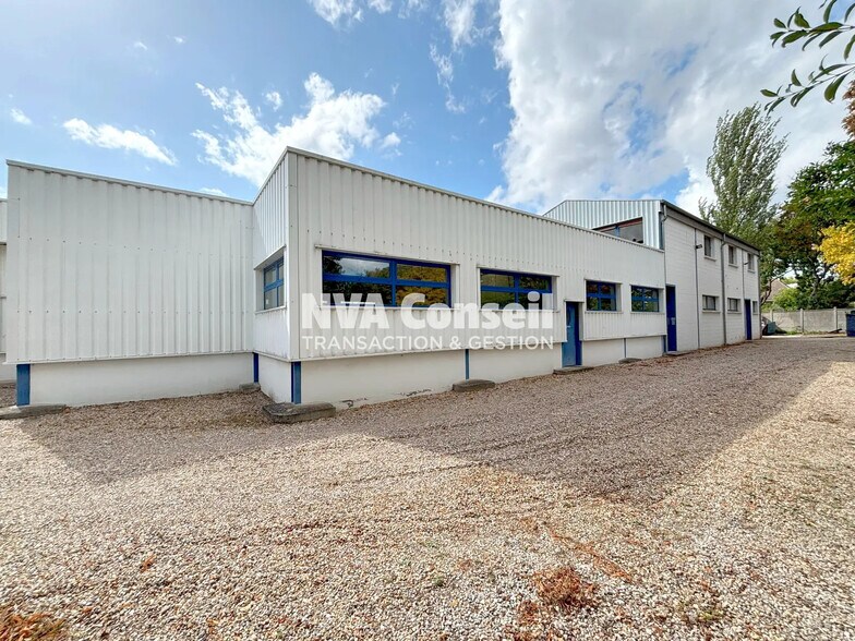 Local d'activités dans Argenteuil à vendre - Photo de l’immeuble – Image 1 sur 13