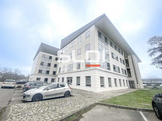 Plus de détails pour 6 Route Nationale, Limonest - Bureau à vendre