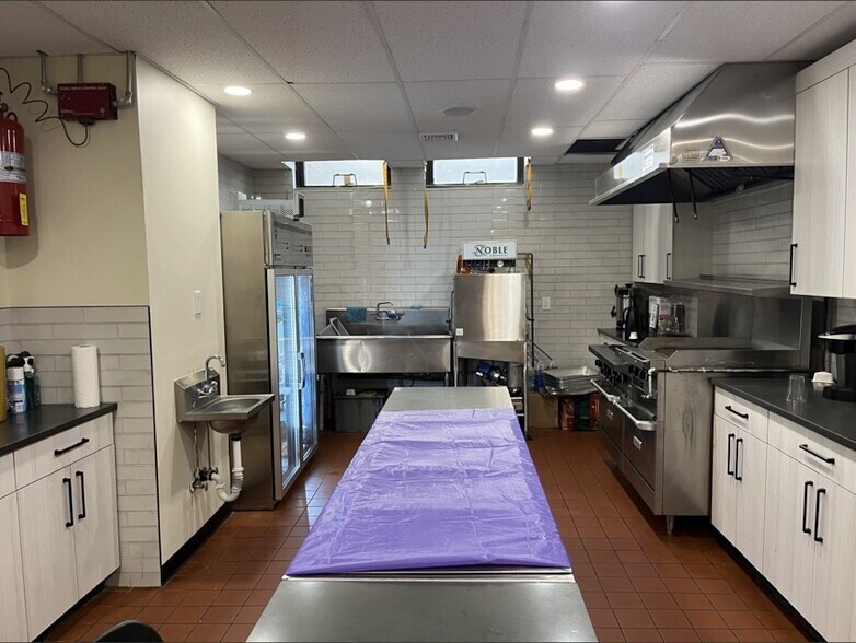 11642 Farmers Blvd, Saint Albans, NY à louer - Photo intérieure – Image 3 sur 4
