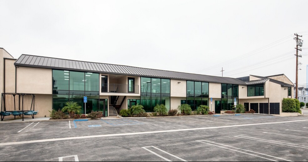 18093 Prairie Ave, Torrance, CA à louer - Photo de l’immeuble – Image 3 sur 11