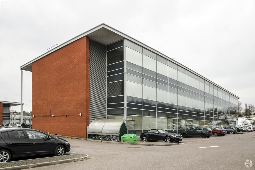 Centennial Av, Elstree à vendre - Photo principale – Image 1 sur 3
