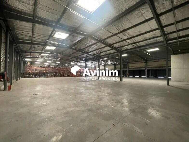 Industriel/Logistique dans Aix-en-Provence à louer - Photo de l’immeuble – Image 2 sur 8