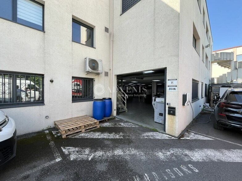 Bureau dans Neuilly-Plaisance à vendre - Photo de l’immeuble – Image 2 sur 12