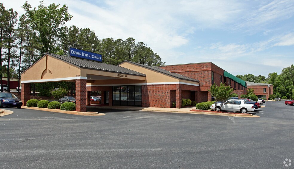 1340 N Wesleyan Blvd, Rocky Mount, NC à vendre - Photo de l’immeuble – Image 2 sur 9