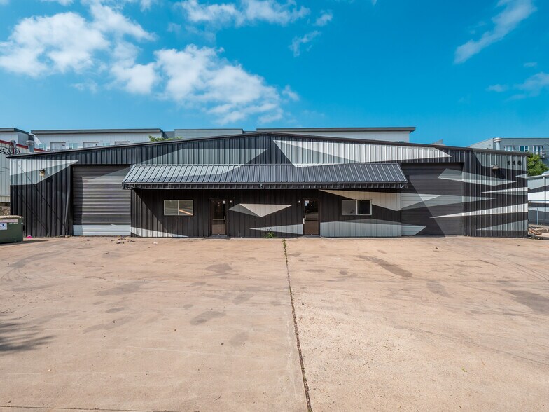 115 St Elmo Rd, Austin, TX à louer - Photo de l’immeuble – Image 2 sur 9