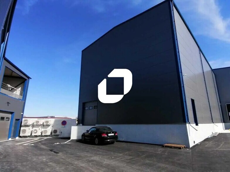 Industriel/Logistique dans Vauvert à louer - Photo de l’immeuble – Image 2 sur 16