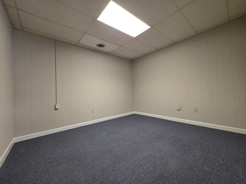 404 St Andrews Dr, Greenville, NC à louer - Photo de l’immeuble – Image 3 sur 107