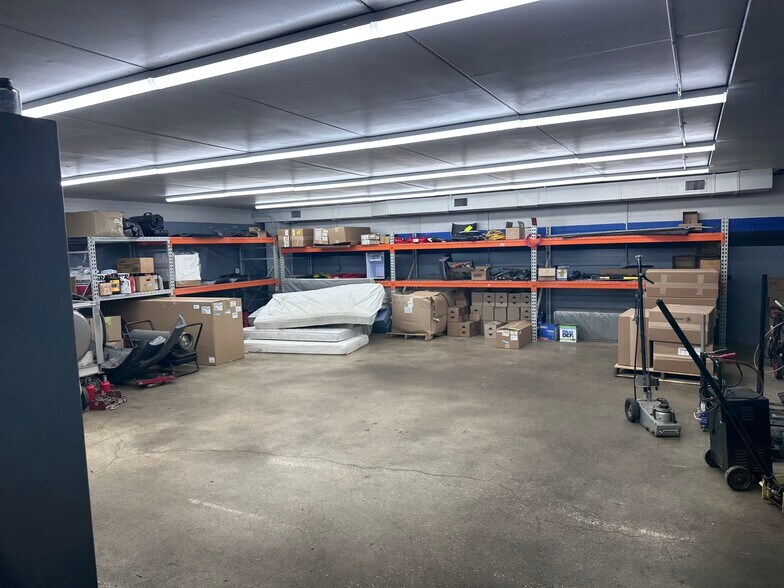 5325 NE 14th St, Des Moines, IA à louer - Photo de l’immeuble – Image 2 sur 12