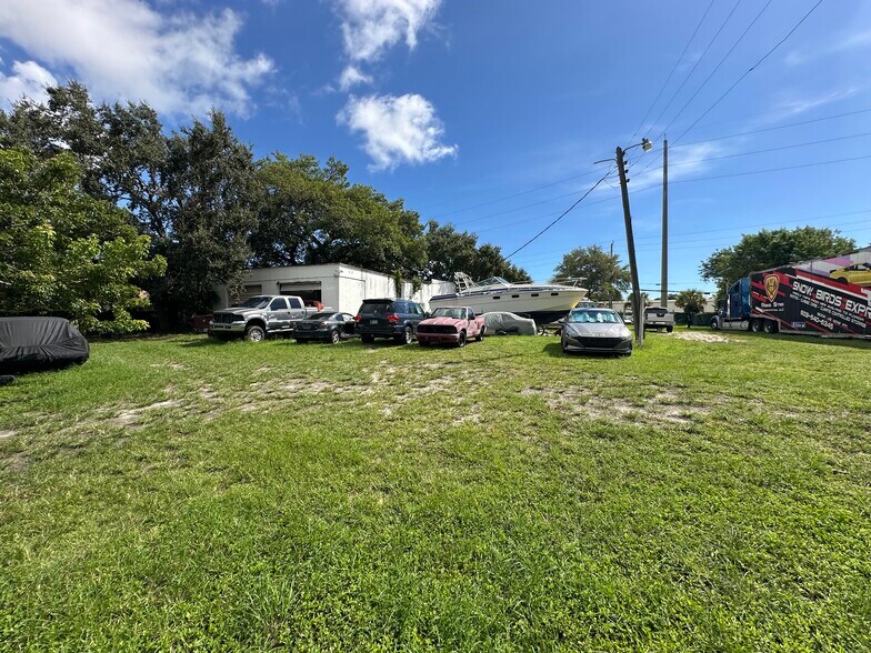 112-115 NW 4 Ave, Dania Beach, FL à louer - Photo principale – Image 1 sur 6