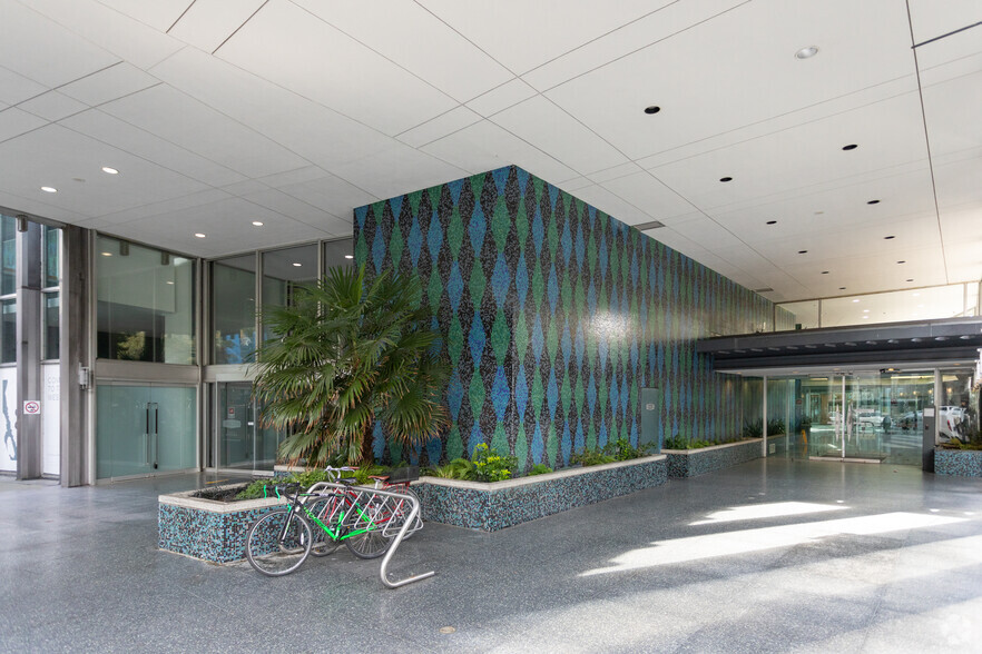 970 Burrard St, Vancouver, BC à louer - Photo de l’immeuble – Image 2 sur 53