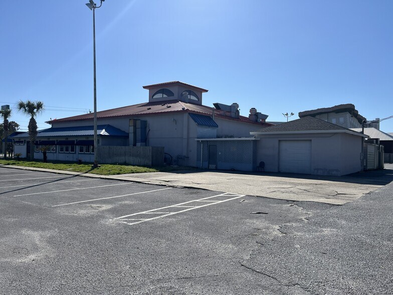 9800 Front Beach Rd, Panama City, FL à louer - Photo de l’immeuble – Image 3 sur 21