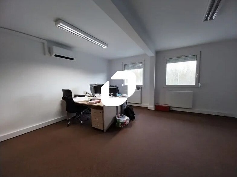 Bureau dans Rambouillet à vendre - Photo intérieure – Image 2 sur 11