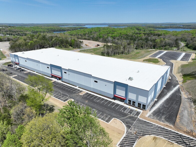 900 Airpark Commerce Dr, Nashville, TN à louer - Photo principale – Image 1 sur 12