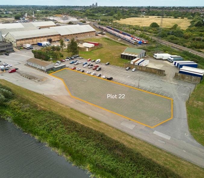 Road and Rail Distribution Centre, Queen Adelaide Way, Ely à louer - Aérien – Image 1 sur 9