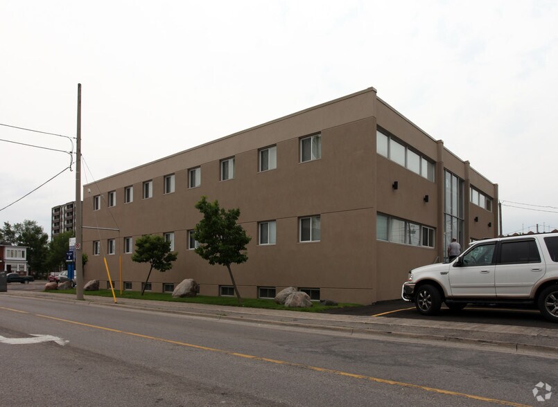 172 King St E, Oshawa, ON à louer - Photo de l’immeuble – Image 2 sur 12