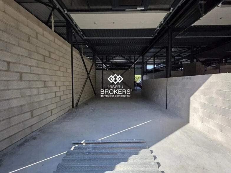 Industriel/Logistique dans Lunel à vendre - Photo intérieure – Image 2 sur 3