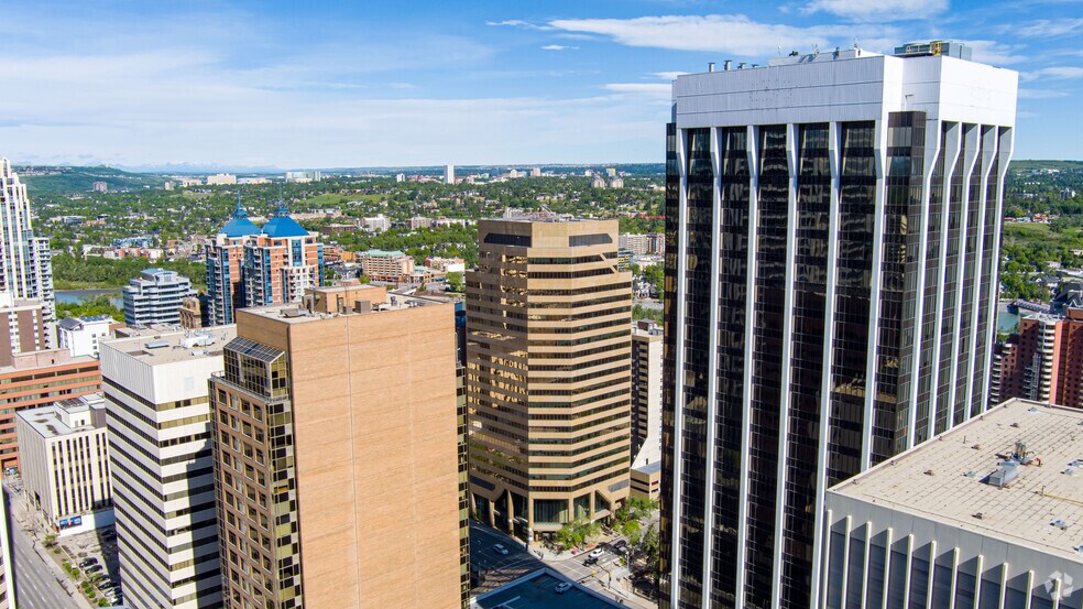 800 5th Ave SW, Calgary, AB à louer - Aérien – Image 3 sur 13