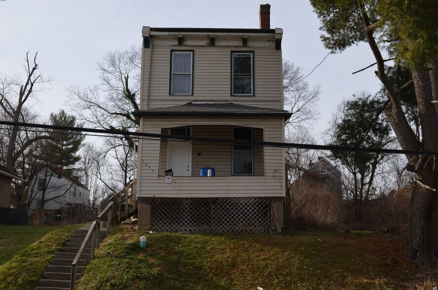 1649 1st Ave, Cincinnati, OH à vendre - Photo principale – Image 1 sur 1