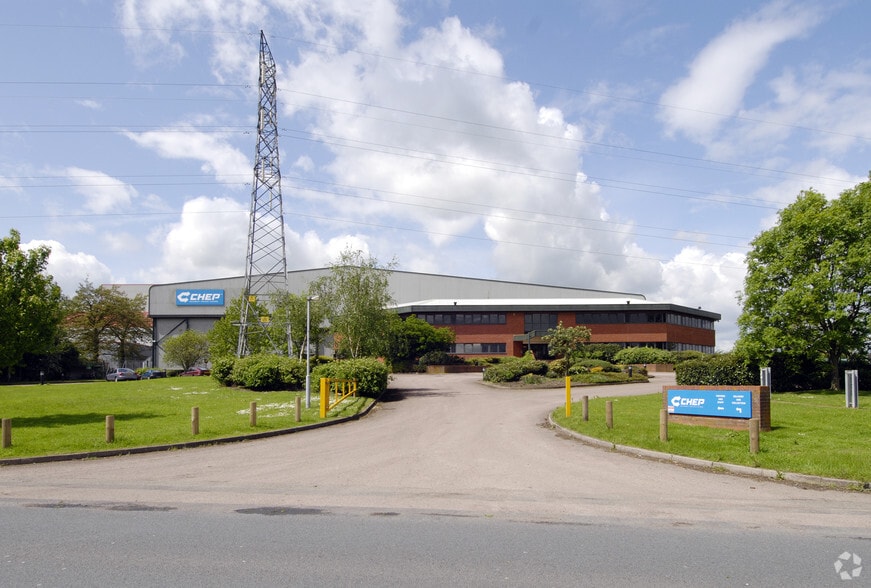 Cosford Ln, Rugby à louer - Photo principale – Image 1 sur 1