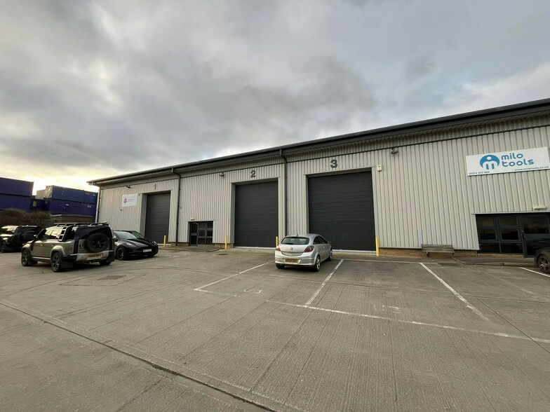 Chain Bar Ln, Cleckheaton à louer - Photo de l’immeuble – Image 1 sur 5