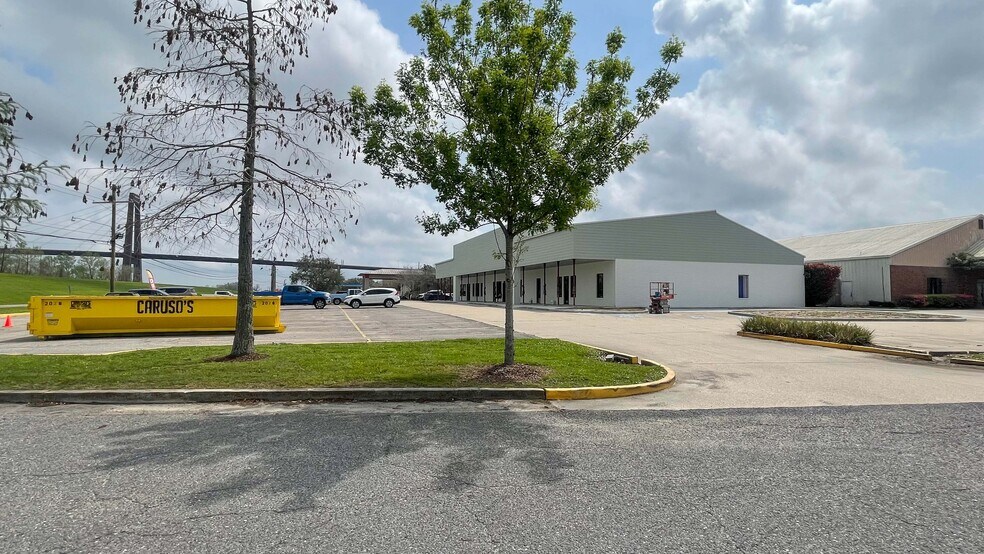 13899 River Rd, Luling, LA à louer - Photo de l’immeuble – Image 3 sur 4