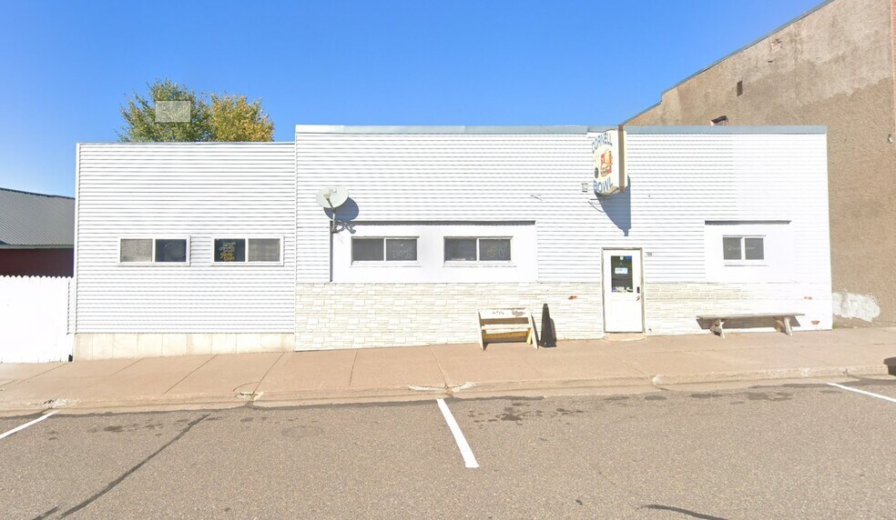 106 Main St, Cornell, WI à vendre - Photo de l’immeuble – Image 2 sur 13