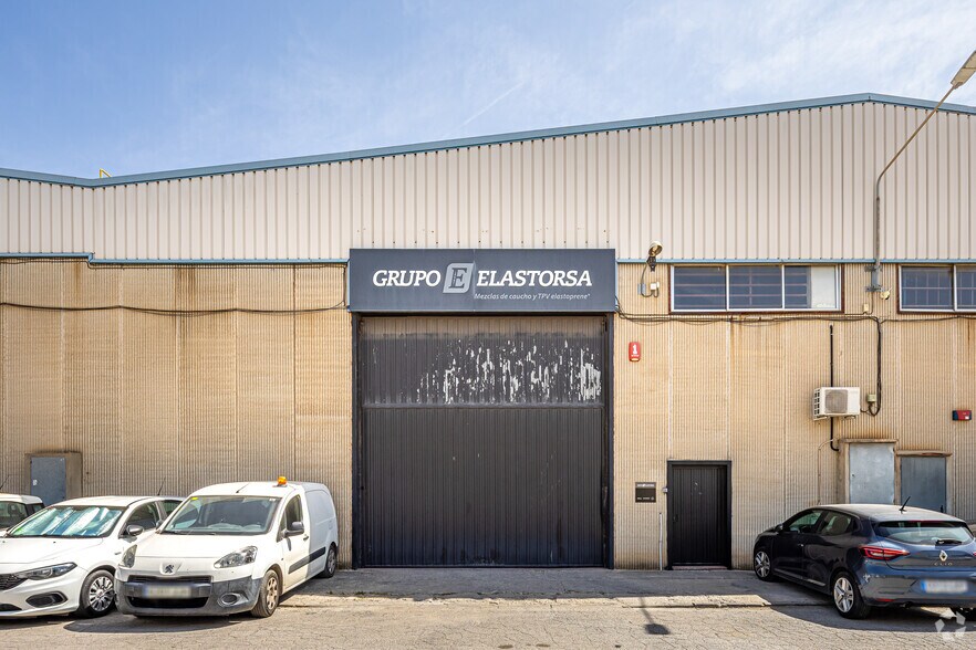 Industriel/Logistique dans Sant Andreu de la Barca, Barcelona à vendre - Photo principale – Image 1 sur 8