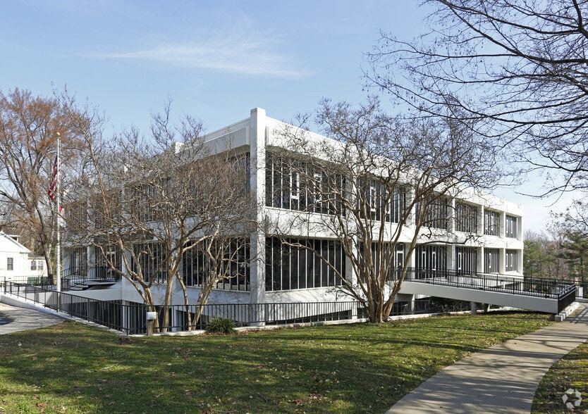 222 N Person St, Raleigh, NC à louer - Photo de l’immeuble – Image 3 sur 5