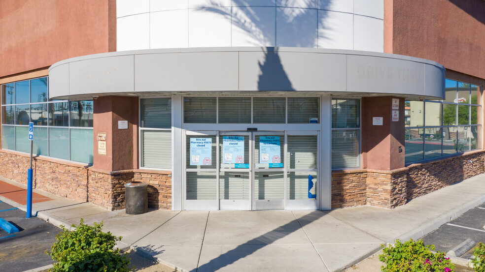 82451 Highway 111, Indio, CA à louer - Photo de l’immeuble – Image 3 sur 6