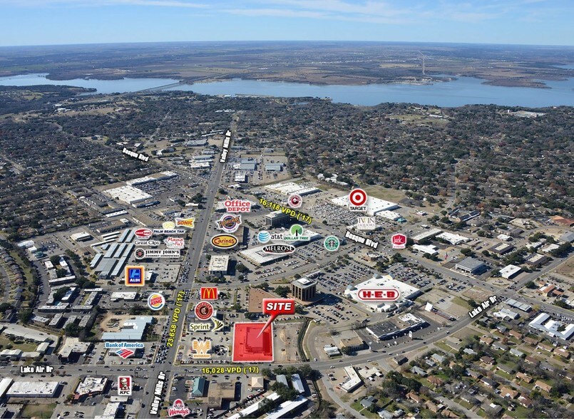 1120 Lake Air Dr, Waco, TX à louer - Photo de l’immeuble – Image 2 sur 3