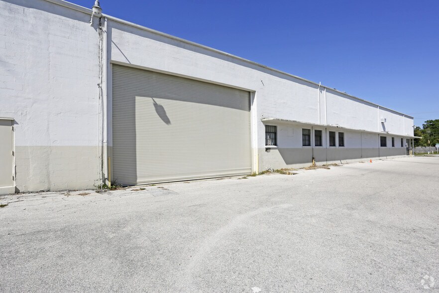 1011 N Lime Ave, Sarasota, FL à vendre - Photo de l’immeuble – Image 3 sur 12