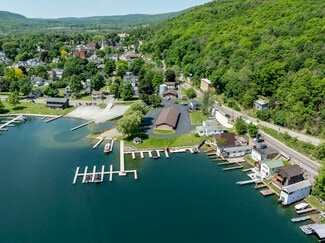 Plus de détails pour 24 Water St, Hammondsport, NY - Hôtellerie à vendre