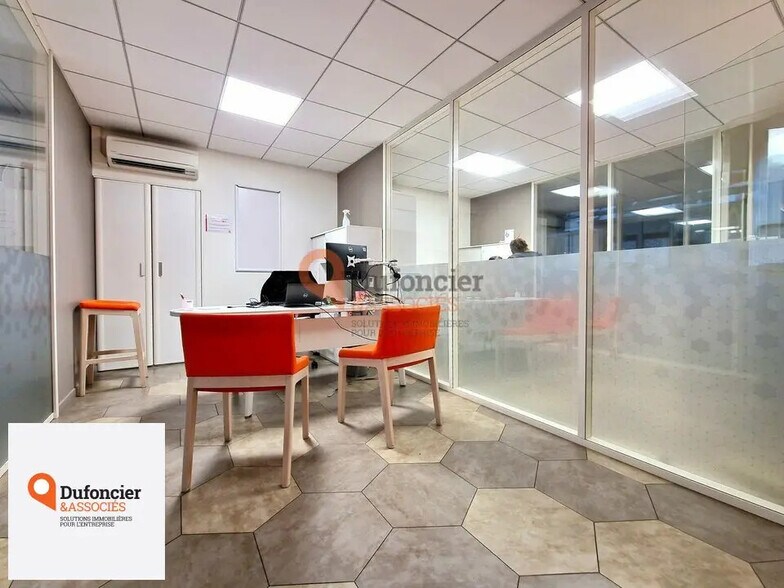 Bureau dans Poitiers à louer - Photo de l’immeuble – Image 3 sur 7