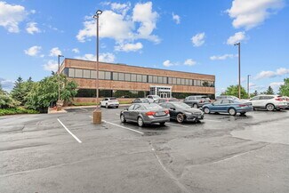 Plus de détails pour 2775 Blue Water Rd, Eagan, MN - Bureau à vendre