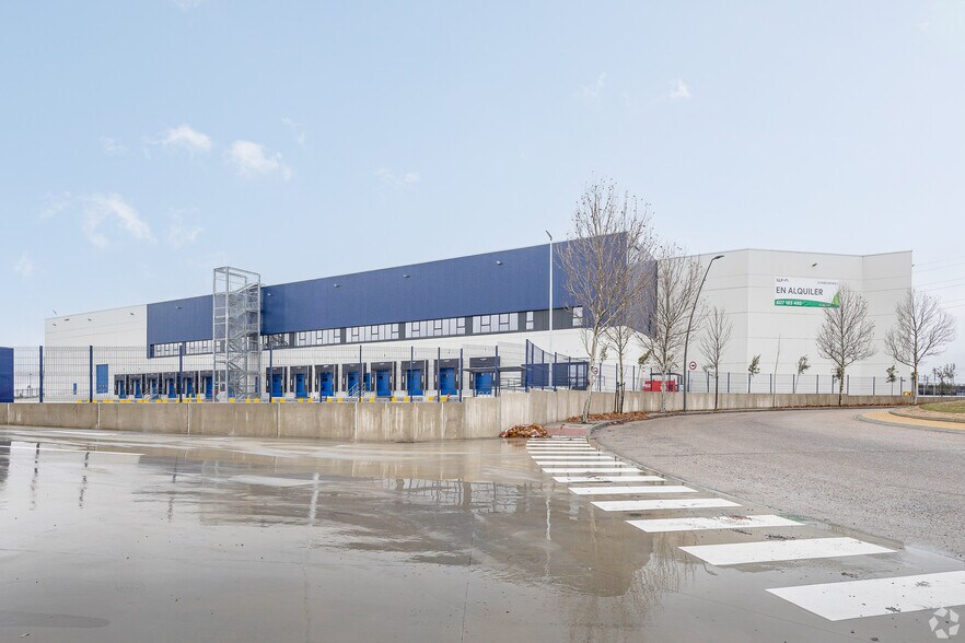 Calle de los Gavilanes Glorieta, 7, Getafe, Madrid à louer - Photo de l’immeuble – Image 3 sur 3