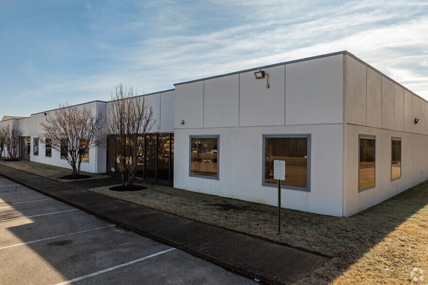 5639-5653 E Shelby Dr, Memphis, TN à louer - Photo principale – Image 3 sur 27