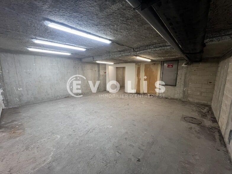 Local d'activités dans Maisons-Alfort à vendre - Photo intérieure – Image 2 sur 8